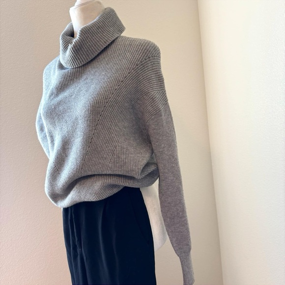 Philosophy Gray Turtleneck - Picture 4 of 6